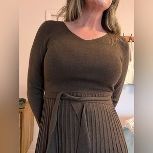 Arach&Cloz Women's Wool Blend Tie Waist Pleated Fall
Sweater Dress NWT size M